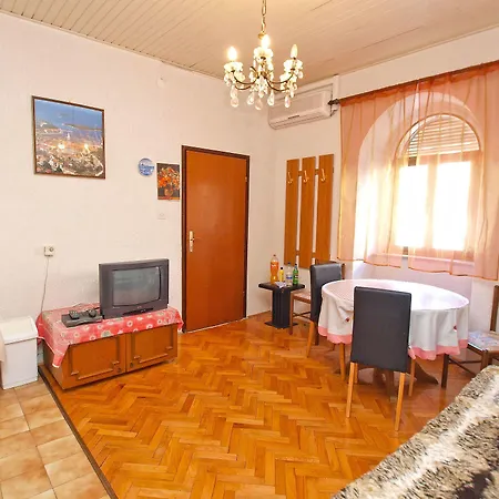 Danica 271 Apartment