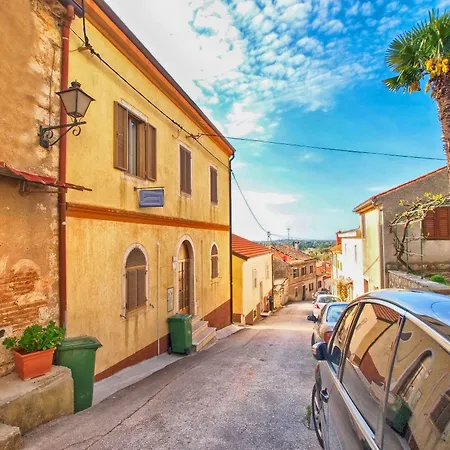 Apartment Danica 271 *